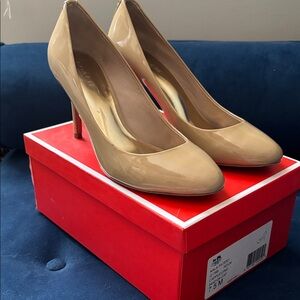Coach Nala 7.5 Beige Patent Leather Heels
